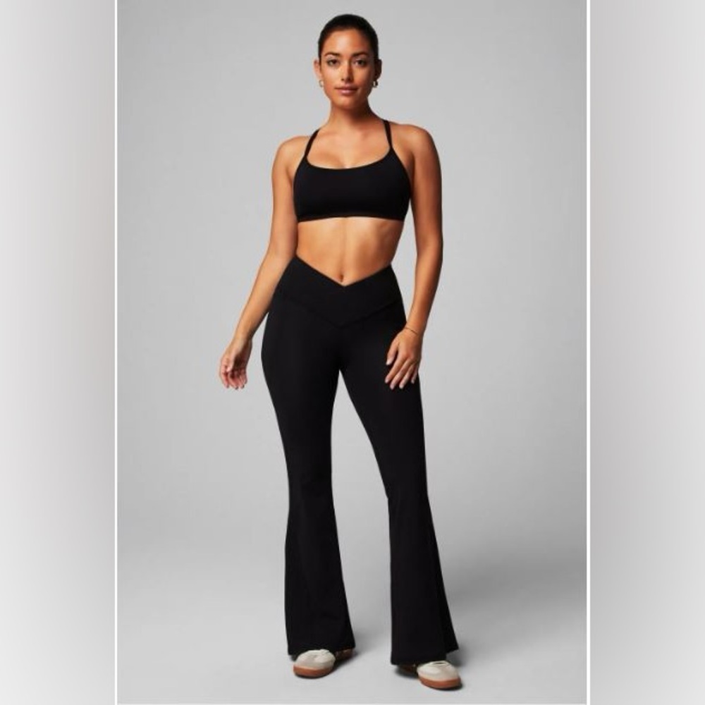 NWT- Fabletics HW Crossover Flare -BLACK (32”) REGULAR INSEAM New!! - Picture 1 of 12